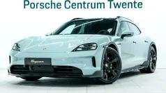 Groen, metallic lak Gebruikt 2024 Porsche Taycan 4S Cross Turismo Sedan | € 129.900