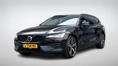 Zwart Gebruikt 2021 Volvo V60 R-Design Stationwagen | € 27.390 (Goede deal)