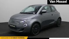 Grijs Gebruikt 2023 Fiat 500e La Prima Hatchback | € 23.900 (Eerlijke prijs)
