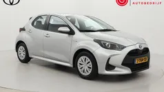 Gebruikt 2020 Toyota Yaris Hybrid Active Hatchback | € 19.499 (Eerlijke prijs)