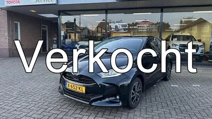 Zwart Occasion 2023 Toyota Yaris Hybrid Hatchback | € 23.900 (Eerlijke prijs)