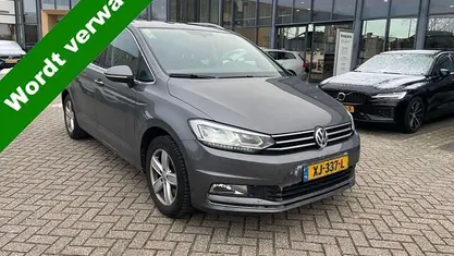 Grijs Occasion 2015 VW Touran Highline MPV | € 9.950 (Goede deal)