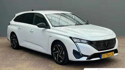 Wit Gebruikt 2023 Peugeot 308 SW Allure Stationwagen | € 28.895 (Eerlijke prijs)