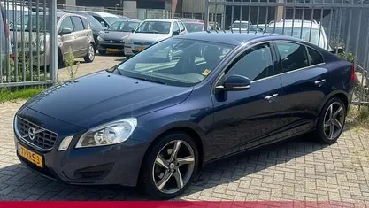 Blauw Occasion 2011 Volvo S60 Kinetic Sedan | € 9.690 (Eerlijke prijs)