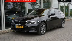 Zwart Gebruikt 2021 BMW 318 Executive Stationwagen | € 28.950 (Goede deal)