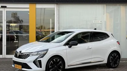 Occasion 2024 Renault Clio V Techno Hatchback | € 19.400 (Eerlijke prijs)