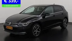 Zwart Gebruikt 2022 VW Golf VIII Style Hatchback | € 26.895 (Eerlijke prijs)