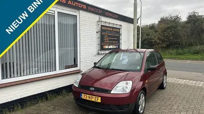 Rood Gebruikt 2004 Ford Fiesta Hatchback | € 1.350 (Eerlijke prijs)
