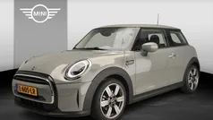Gebruikt 2021 Mini ONE Hatchback | € 19.900 (Eerlijke prijs)