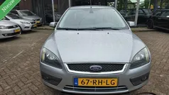 Grijs Gebruikt 2005 Ford Focus Sedan | € 1.499 (Eerlijke prijs)