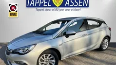 Grijs, metallic lak Gebruikt 2018 Opel Astra Innovation Hatchback | € 10.950 (Eerlijke prijs)