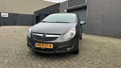 Grijs (metallic) Gebruikt 2011 Opel Corsa Edition Hatchback | € 1.750 (Eerlijke prijs)