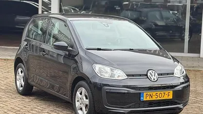 Gebruikt 2017 VW up! move up! Hatchback | € 7.990 (Eerlijke prijs)