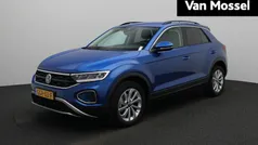 Blauw Gebruikt 2024 VW T-Roc Edition SUV | € 29.900 (Eerlijke prijs)