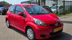 Rood Gebruikt 2011 Toyota Aygo Comfort Hatchback | € 3.999 (Goede deal)