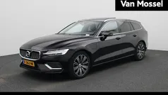 Gebruikt 2021 Volvo V60 R-Design Stationwagen | € 31.900 (Eerlijke prijs)