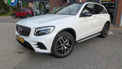 Wit Gebruikt 2018 Mercedes GLC250 AMG line SUV | € 35.450 (Eerlijke prijs)