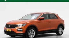 Oranje Gebruikt 2018 VW T-Roc Style SUV | € 20.345 (Eerlijke prijs)