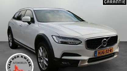 Wit Gebruikt 2019 Volvo V90 CC Stationwagen | € 29.950 (Eerlijke prijs)