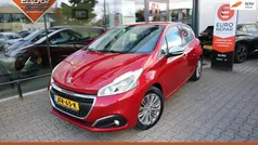 Rood Gebruikt 2015 Peugeot 208 Allure Hatchback | € 8.250 (Eerlijke prijs)
