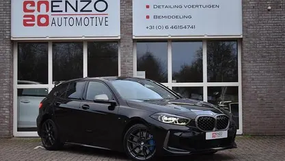 Zwart (metallic) Gebruikt 2021 BMW M135 Executive Hatchback | € 29.999 (Super prijs)