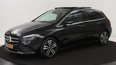Zwart Gebruikt 2021 Mercedes B180 Business MPV | € 21.400 (Goede deal)