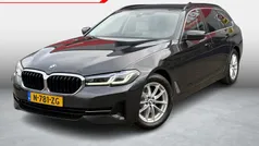 Grijs Gebruikt 2022 BMW 520 Comfort Edition Stationwagen | € 38.999 (Goede deal)