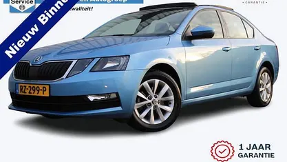 Blauw (metallic) Gebruikt 2018 Skoda Octavia Business Line Hatchback | € 12.950 (Super prijs)