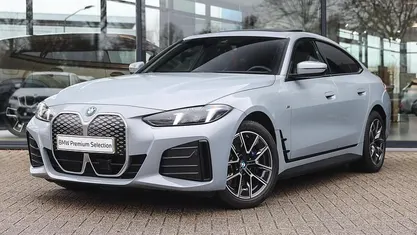 Grijs (metallic) Gebruikt 2024 BMW i4 Comfort Edition Sedan | € 45.450 (Eerlijke prijs)