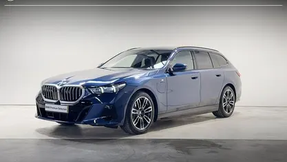 Occasion 2025 BMW 530e M Sport Stationwagen | € 65.895 (Eerlijke prijs)
