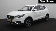 Wit Gebruikt 2020 MG ZS Luxury Sedan | € 14.995 (Eerlijke prijs)