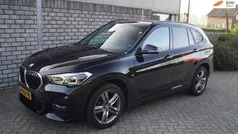 Zwart, metallic lak Gebruikt 2021 BMW X1 Executive SUV | € 28.450 (Goede deal)