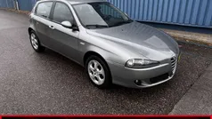 Grijs, metallic lak Gebruikt 2005 Alfa Romeo 147 Progression Hatchback | € 1.500 (Eerlijke prijs)