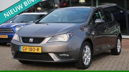 Grijs Occasion 2015 Seat Ibiza Style Hatchback | € 6.945 (Eerlijke prijs)