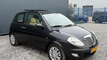 Occasion 2004 Lancia Ypsilon Hatchback | € 1.999 (Eerlijke prijs)