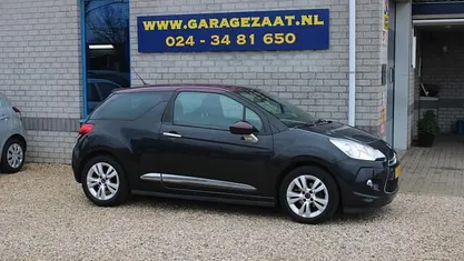 Zwart (metallic) Gebruikt 2011 Citroën DS3 So Chic Hatchback | € 6.990 (Eerlijke prijs)