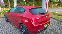 Rood Gebruikt 2017 Alfa Romeo Giulietta Sprint Hatchback | € 16.950 (Eerlijke prijs)