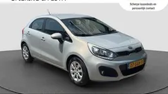 Beige, metallic lak Gebruikt 2011 Kia Rio Comfort Hatchback | € 9.340 (Eerlijke prijs)