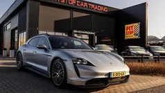 Grijs, metallic lak Gebruikt 2023 Porsche Taycan Sport Turismo Sedan | € 65.750