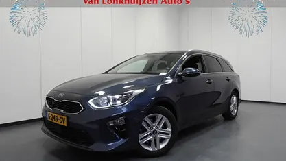 Blauw Gebruikt 2019 Kia Ceed Hatchback | € 16.340 (Eerlijke prijs)