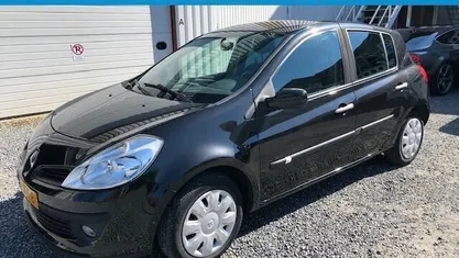 Occasion Renault Clio II 101 PK (74 kW) 2009 Zwart Hatchback