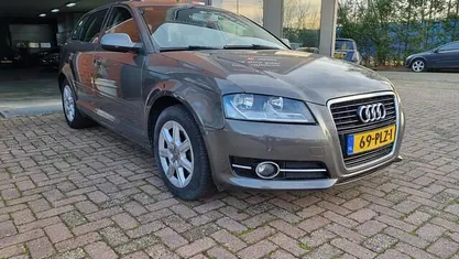 Grijs Gebruikt 2011 Audi A3 Sportback Ambition Hatchback | € 6.950 (Goede deal)
