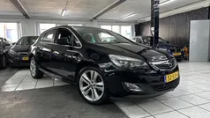Zwart Gebruikt 2011 Opel Astra Sport Hatchback | € 5.650 (Eerlijke prijs)