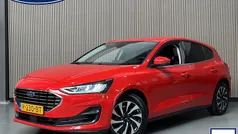 Rood Gebruikt 2022 Ford Focus Titanium X Hatchback | € 18.900 (Eerlijke prijs)