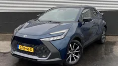 Midnight teal metallic (blauw metallic) Gebruikt 2024 Toyota C-HR SUV | € 32.900 (Super prijs)