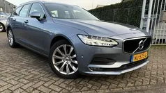 Blauw, metallic lak Gebruikt 2017 Volvo V90 Momentum Stationwagen | € 11.950 (Eerlijke prijs)