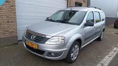 Grijs Gebruikt 2012 Dacia Logan Lauréate MPV | € 3.995 (Eerlijke prijs)