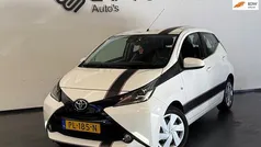 Wit Gebruikt 2017 Toyota Aygo X-play Hatchback | € 6.950 (Eerlijke prijs)