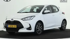 Gebruikt 2023 Toyota Yaris Hybrid Hatchback | € 21.445 (Eerlijke prijs)