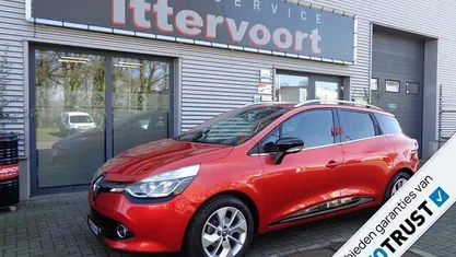 Occasion Renault Clio GrandTour LIMITED 90 PK (66 kW) 2016 Rood Stationwagen